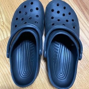 Crocs size 9